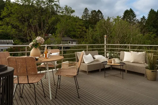 Det er lagt nytt terrassedekke i 2026