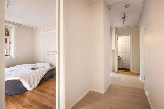 Leiligheten har et stort potensiale. Beliggenheten er svært sentral.